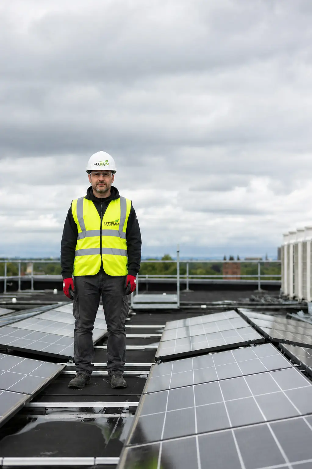 Монтаж сонячних панелей